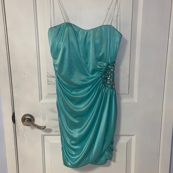 Speechless Formal Dress - Picture 2 of 10